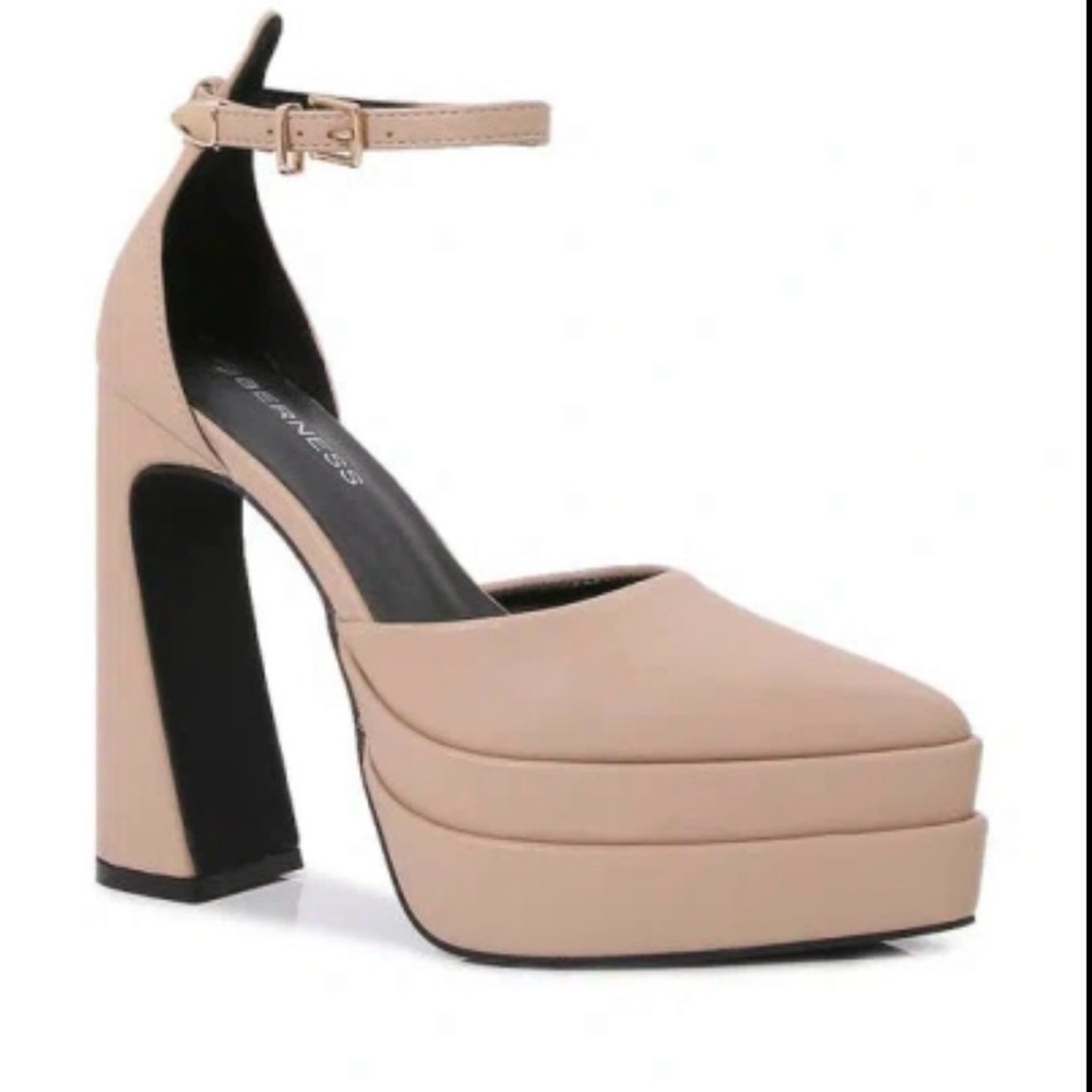 Berness Shiloh Beige Platform Heels | Chunky Pumps | Size 10 | New in Box